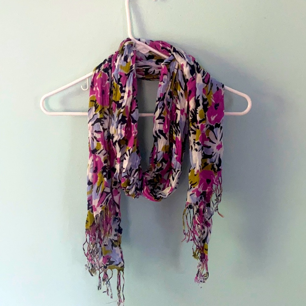 Floral scarf. One size